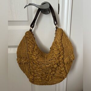 Woven shoulder bag